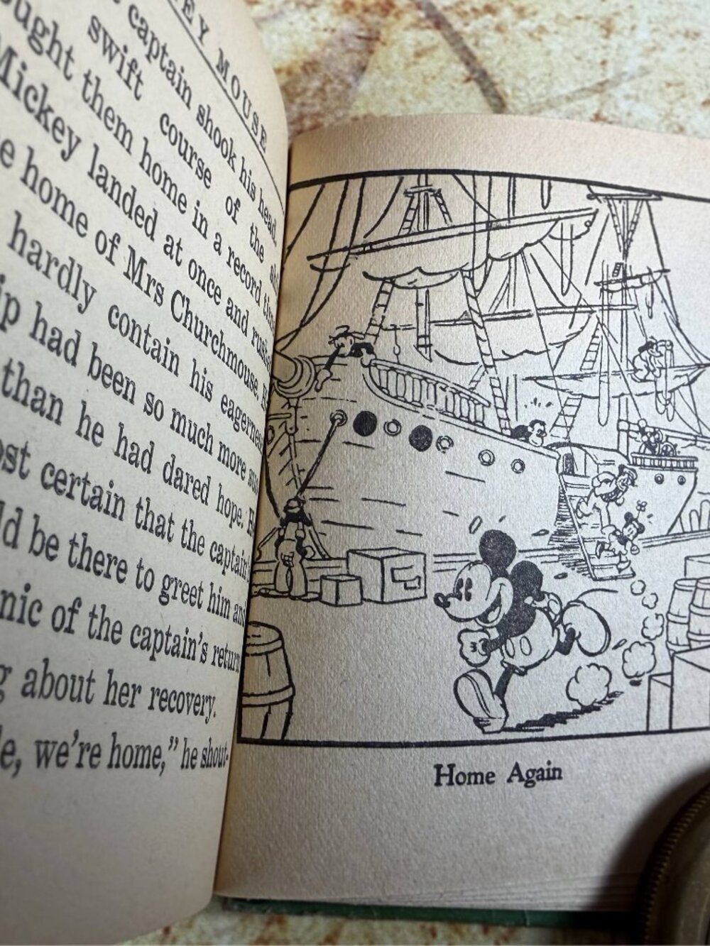 Walt Disney's Mickey Mouse Sails for Treasure Island - Big Little Book #750 1933 - Picture 3 of 14